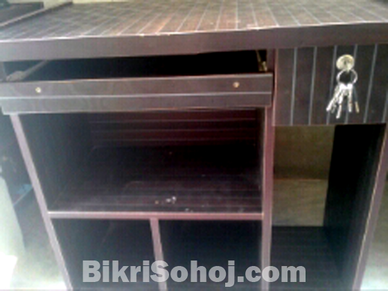 কম দামে কম্পিউটার টেবিল ছোটো